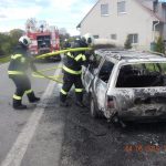 U Bálkovy Lhoty hořelo auto plné dětí. Závada byla na výfuku