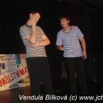 Písek ožil Duhovým divadlem