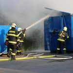Požár nebezpečného odpadu v Plané. Lidé nesměli vycházet z budov