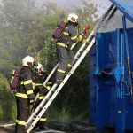 Požár nebezpečného odpadu v Plané. Lidé nesměli vycházet z budov