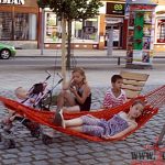 Architekti náměstí TGM přivezli houpací sítě a ladili detaily