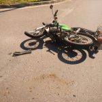 Motorka a osobní auto se srazily v Milevsku