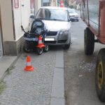 Starší řidič srazil dva chodce na chodníku v Protivíně