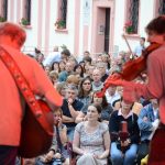 Glen Hansard koncertoval na nádvoří kláštera v Milevsku