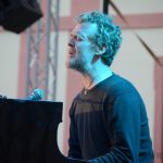 Glen Hansard koncertoval na nádvoří kláštera v Milevsku