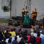 Glen Hansard koncertoval na nádvoří kláštera v Milevsku