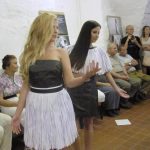 Šaty z papíru přilákaly do Galerie M velkou návštěvu