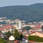 Hosté dohrávali v devíti, ale domů vezli všechny body