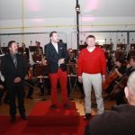 Jihočeské divadlo vzalo diváky v pátek na utajený koncert do leteckého hangáru