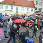 Na svatého Martina čekaly v Písku stovky lidí. I v dešti