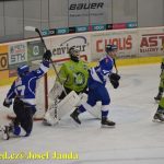 Lední hokej: Kohouti udolali houževnatý Trutnov v přesilovkách