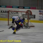 Liga juniorů: Hradecký balvan odvalili kohouti až po nájezdech. Začátek třetí části zdržela rolba