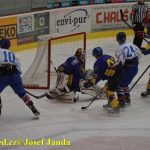Liga juniorů: Hradecký balvan odvalili kohouti až po nájezdech. Začátek třetí části zdržela rolba