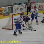 Liga juniorů: Hradecký balvan odvalili kohouti až po nájezdech. Začátek třetí části zdržela rolba