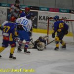 Liga juniorů: Hradecký balvan odvalili kohouti až po nájezdech. Začátek třetí části zdržela rolba