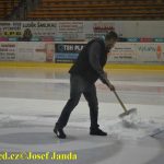 Liga juniorů: Hradecký balvan odvalili kohouti až po nájezdech. Začátek třetí části zdržela rolba