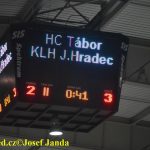 Liga juniorů: Hradecký balvan odvalili kohouti až po nájezdech. Začátek třetí části zdržela rolba