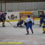 Liga juniorů: Hradecký balvan odvalili kohouti až po nájezdech. Začátek třetí části zdržela rolba