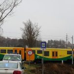 Ranní střet auta a vlaku v Táboře uzavřel silnici