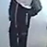 Policie vyšetřuje krádež zboží v krumlovské drogerii a hledá důležité svědky
