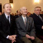 Devět významných osobností dostalo medaile za statečnost a zásluhy