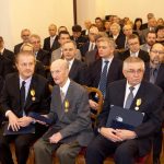 Devět významných osobností dostalo medaile za statečnost a zásluhy