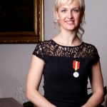 Devět významných osobností dostalo medaile za statečnost a zásluhy