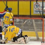 S outsiderem trápení a výhra Písku až na nájezdy