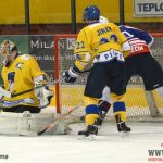 S outsiderem trápení a výhra Písku až na nájezdy