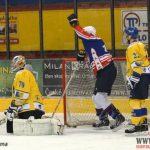 S outsiderem trápení a výhra Písku až na nájezdy