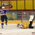 S outsiderem trápení a výhra Písku až na nájezdy