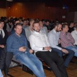 Gólman Michal Toma převzal na plese pohár pro nejlepšího hráče FC MAS Táborsko