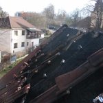 Statisícovou škodu přinesl požár střechy domu v Husinci