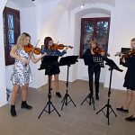 Výstava fotografa Mariana Zajíčka zaplnila plánskou faru