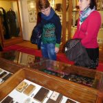Milevské muzeum otevřelo výstavu kouzelných věciček, které kdysi těšily dámy i pány