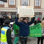 Demonstranti proti imigraci se střetli s pochodem proti xenofobii. Jen slovně