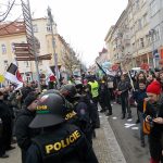Demonstranti proti imigraci se střetli s pochodem proti xenofobii. Jen slovně