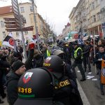 Demonstranti proti imigraci se střetli s pochodem proti xenofobii. Jen slovně