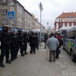 Demonstranti proti imigraci se střetli s pochodem proti xenofobii. Jen slovně