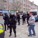 Demonstranti proti imigraci se střetli s pochodem proti xenofobii. Jen slovně