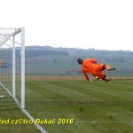 V Želči padlo osm gólů, dvě penalty a červená karta. Výhru odvezlo Veselí – přidali jsme fotky