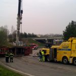 Převrácený stroj blokoval výjezd z Písku