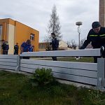 Hasiči stavěli protipovodňovou zeď. Velkou vodu nečekají, šlo o nácvik
