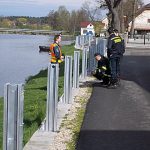 Hasiči stavěli protipovodňovou zeď. Velkou vodu nečekají, šlo o nácvik