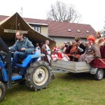 Křenovická prvomájová veselice – Karel IV. s Žižkou a esenbákem