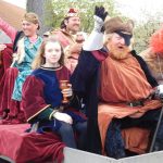 Křenovická prvomájová veselice – Karel IV. s Žižkou a esenbákem