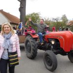 Křenovická prvomájová veselice – Karel IV. s Žižkou a esenbákem