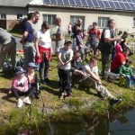 V Nišovicích loví pstruhy na klacek