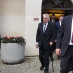 Ve Strakonicích dostal prezident fez a pivo