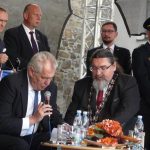 Ve Strakonicích dostal prezident fez a pivo